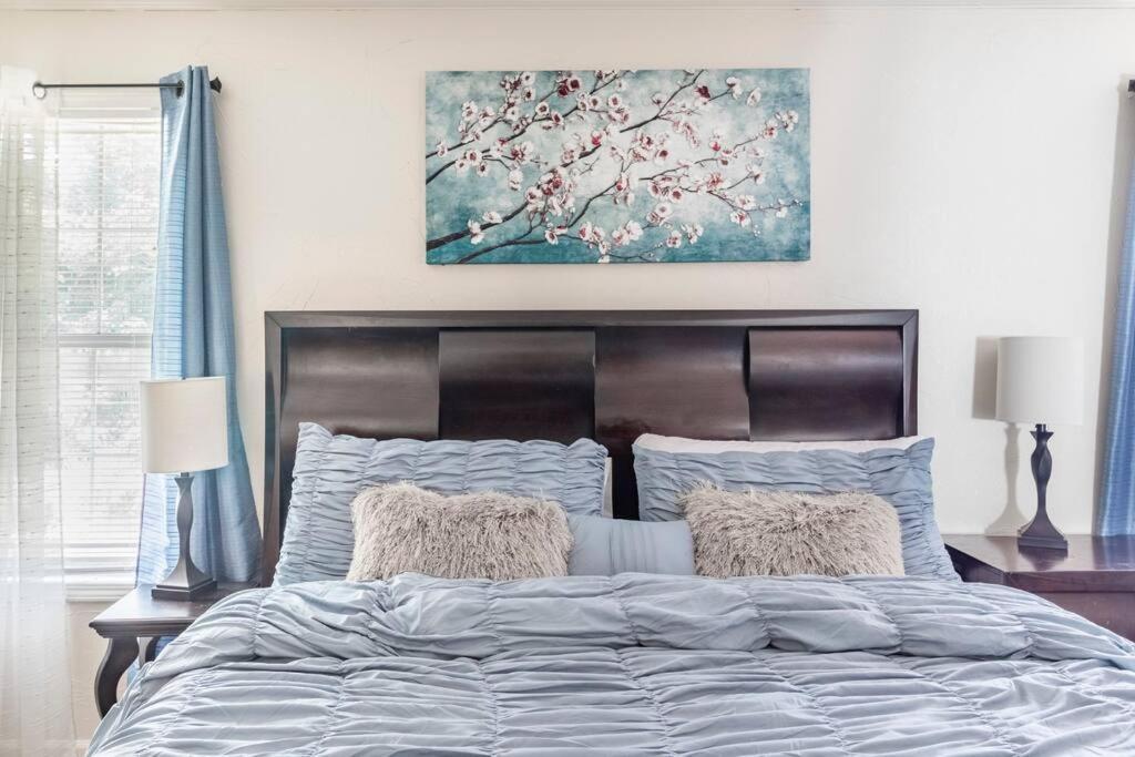 Apartment Trendy 2br 2ba Oasis W/ Loft, Away From Home! Memphis
