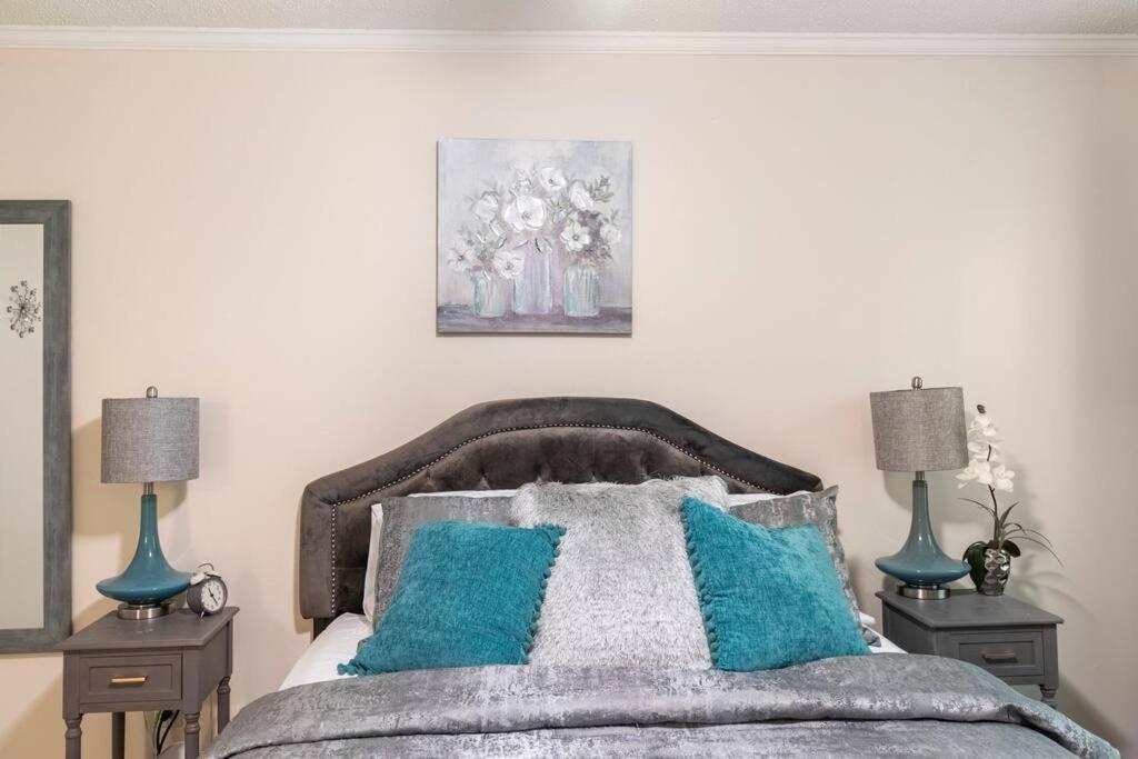 Trendy 2br 2ba Oasis W/ Loft, Away From Home! Apartment Memphis