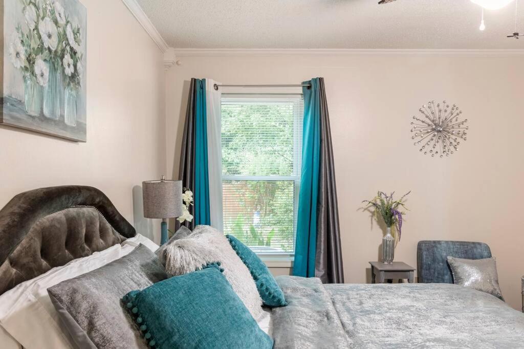 Apartment Trendy 2br 2ba Oasis W/ Loft, Away From Home! Memphis