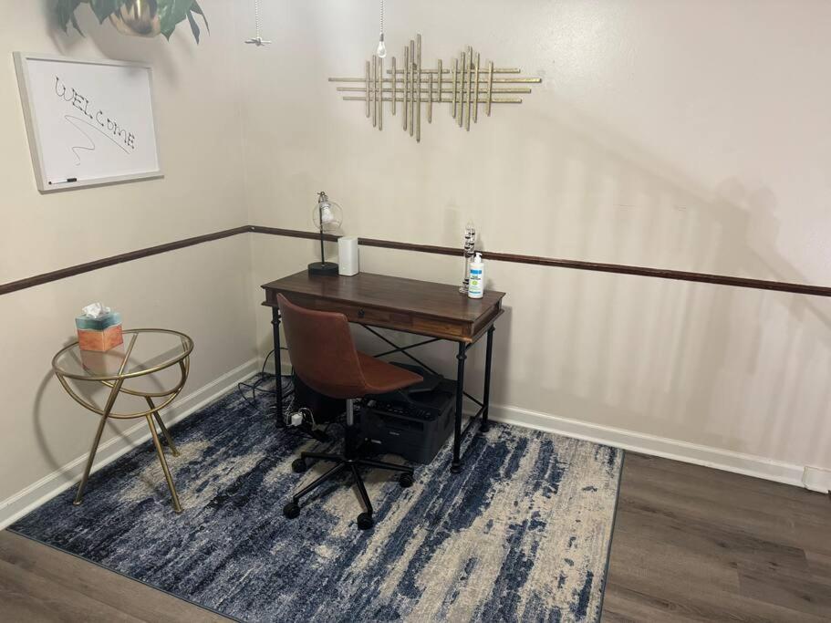 Trendy 2br 2ba Oasis W/ Loft, Away From Home! Apartment Memphis