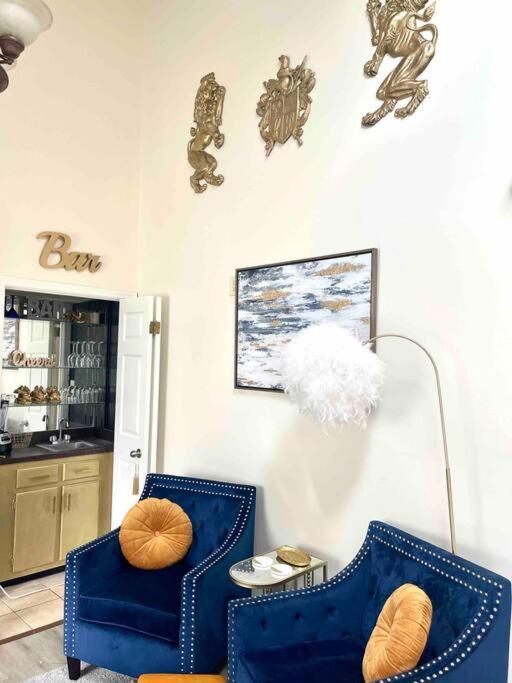 Trendy 2br 2ba Oasis W/ Loft, Away From Home! *