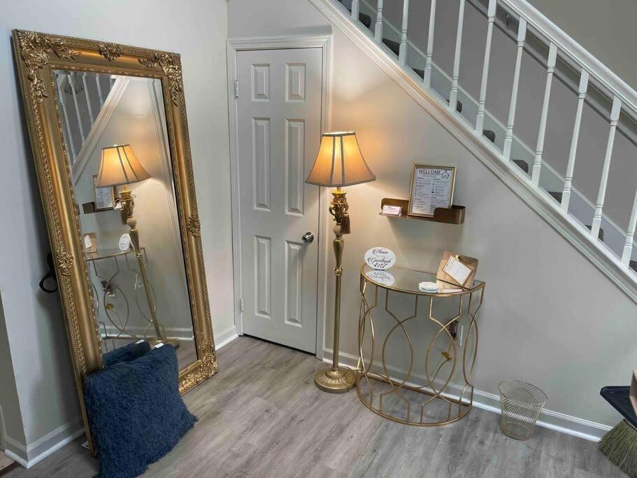 Trendy 2br 2ba Oasis W/ Loft, Away From Home! *